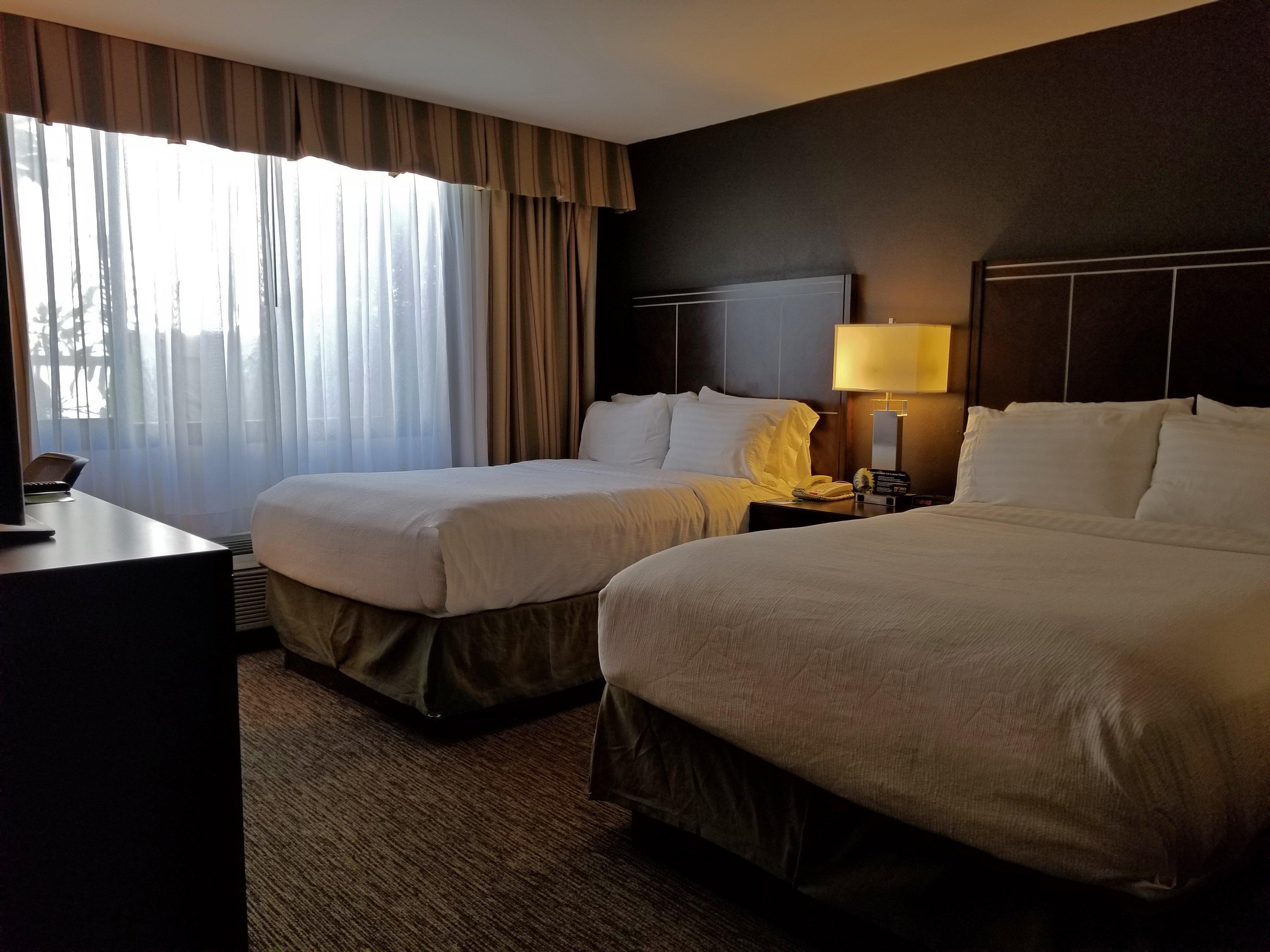 Holiday Inn Hotel & Suites Anaheim By Ihg Екстериор снимка