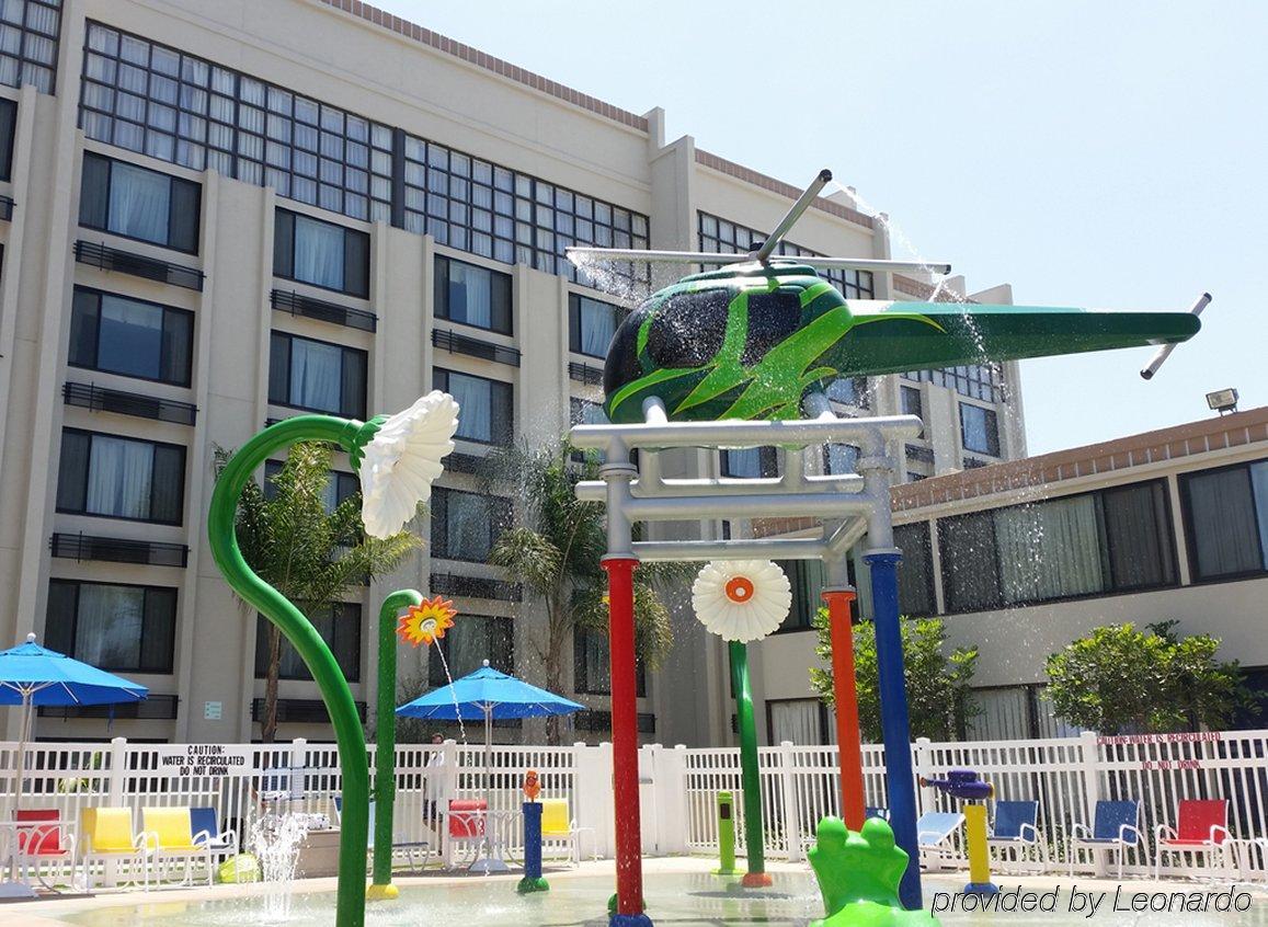 Holiday Inn Hotel & Suites Anaheim By Ihg Екстериор снимка