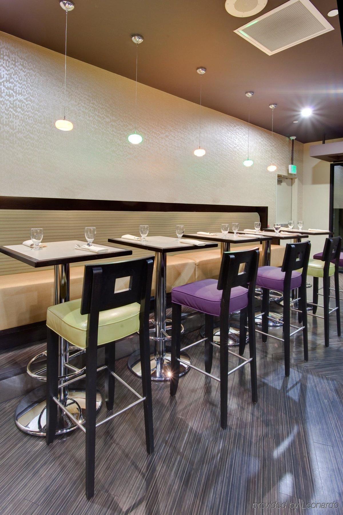 Holiday Inn Hotel & Suites Anaheim By Ihg Ресторант снимка