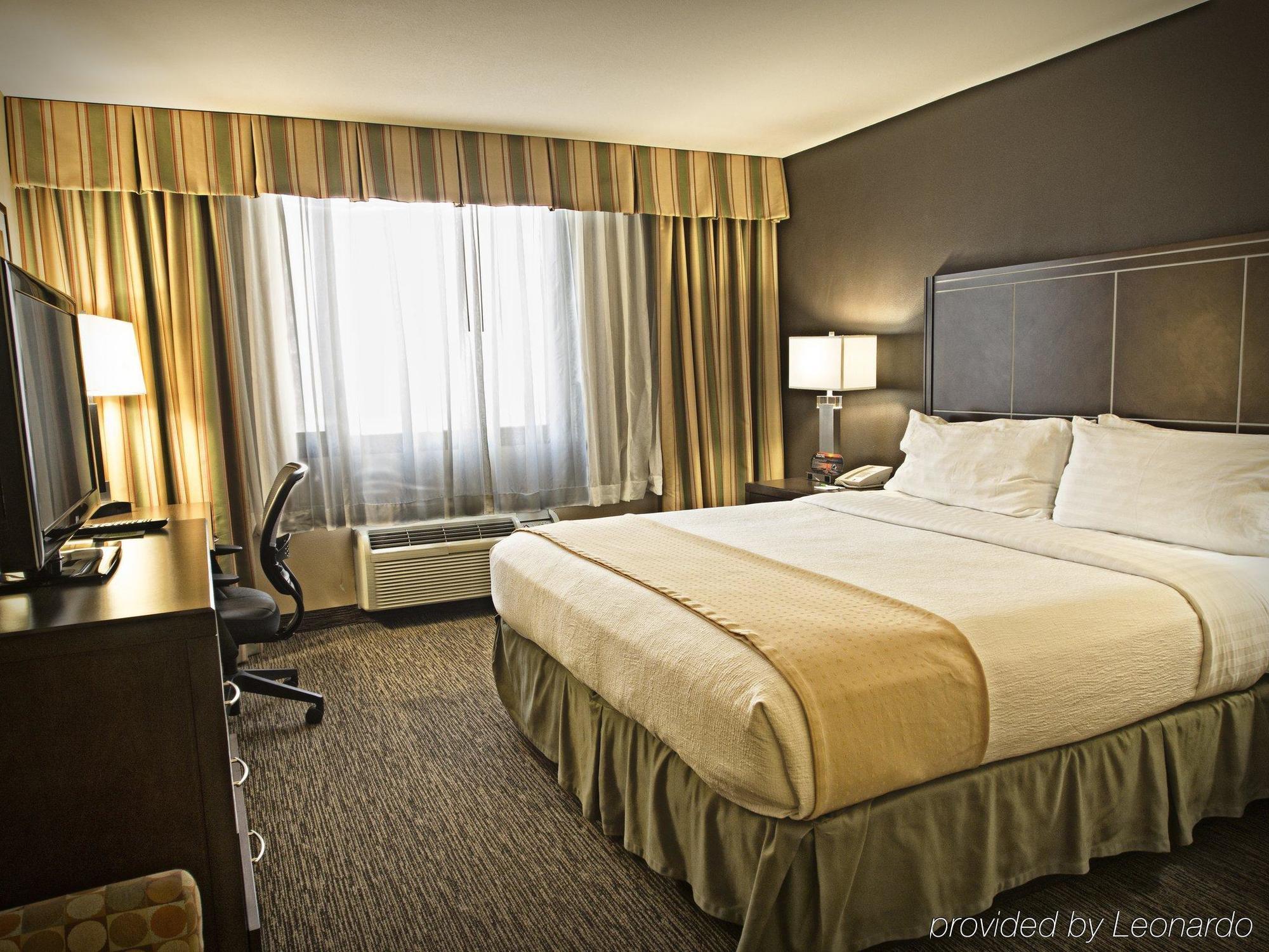Holiday Inn Hotel & Suites Anaheim By Ihg Екстериор снимка