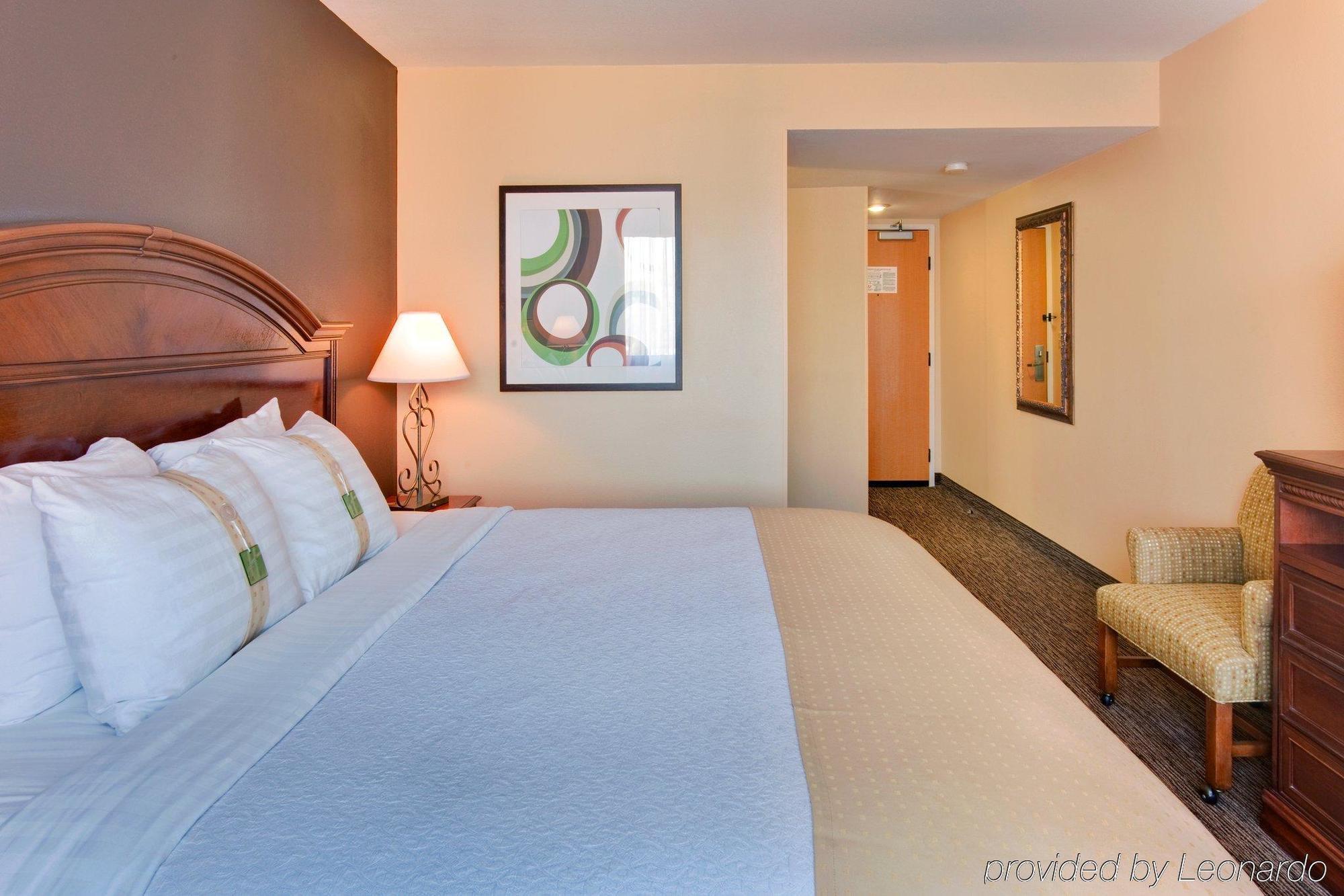 Holiday Inn Hotel & Suites Anaheim By Ihg Екстериор снимка