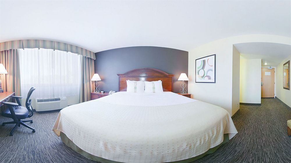 Holiday Inn Hotel & Suites Anaheim By Ihg Екстериор снимка
